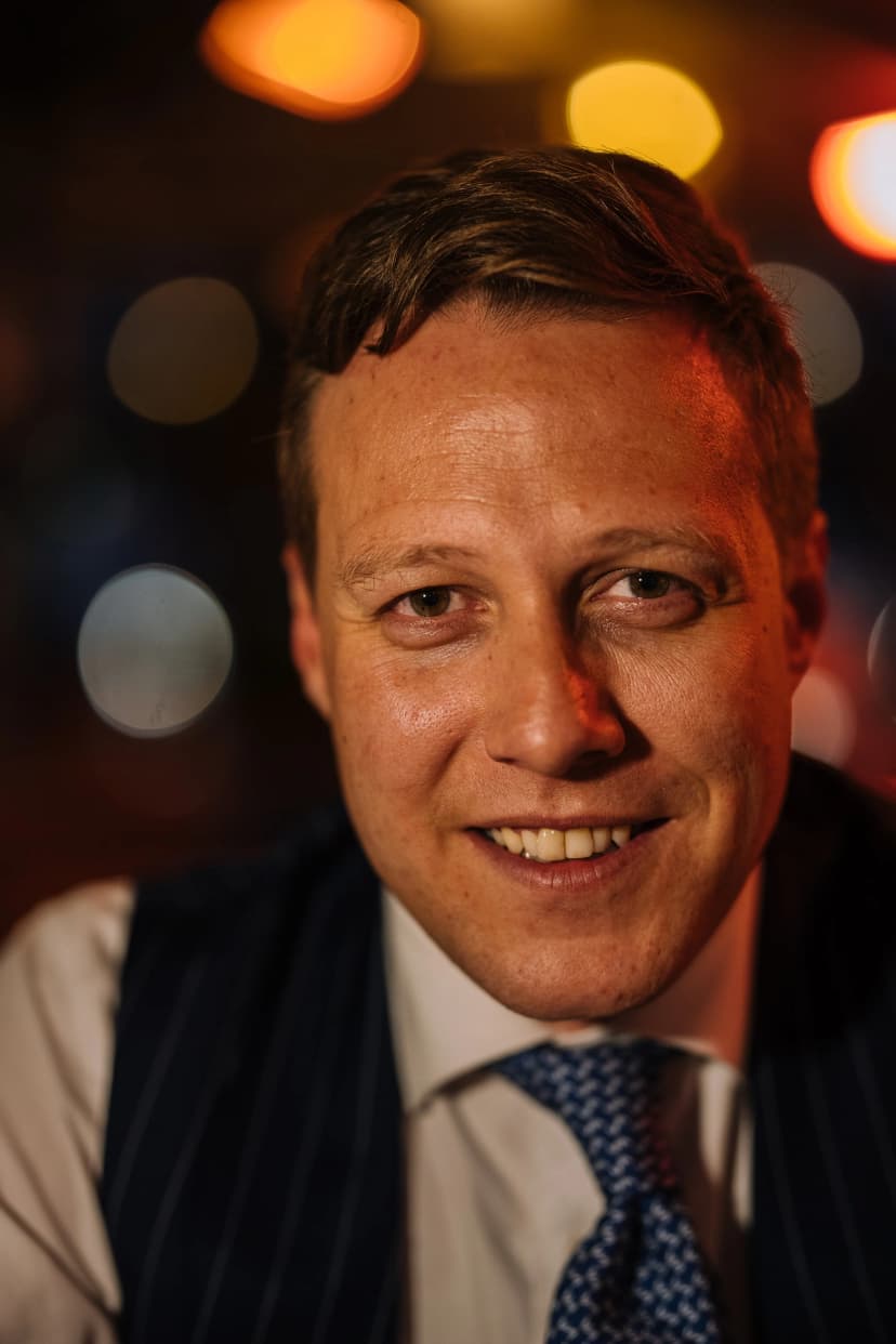 Álvaro's portrait in natural light