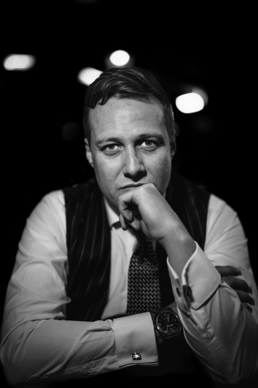 Álvaro's portrait in natural light